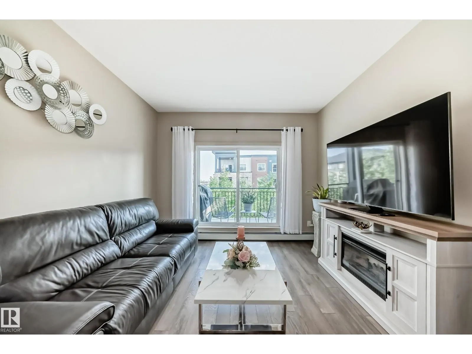 #327 508 Griesbach PR NW
