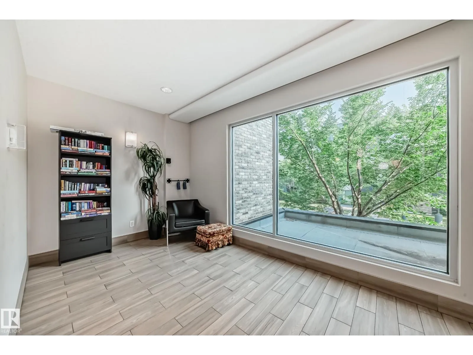 #327 508 Griesbach PR NW
