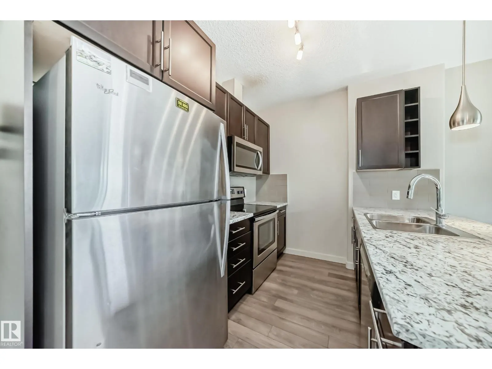 #327 508 Griesbach PR NW