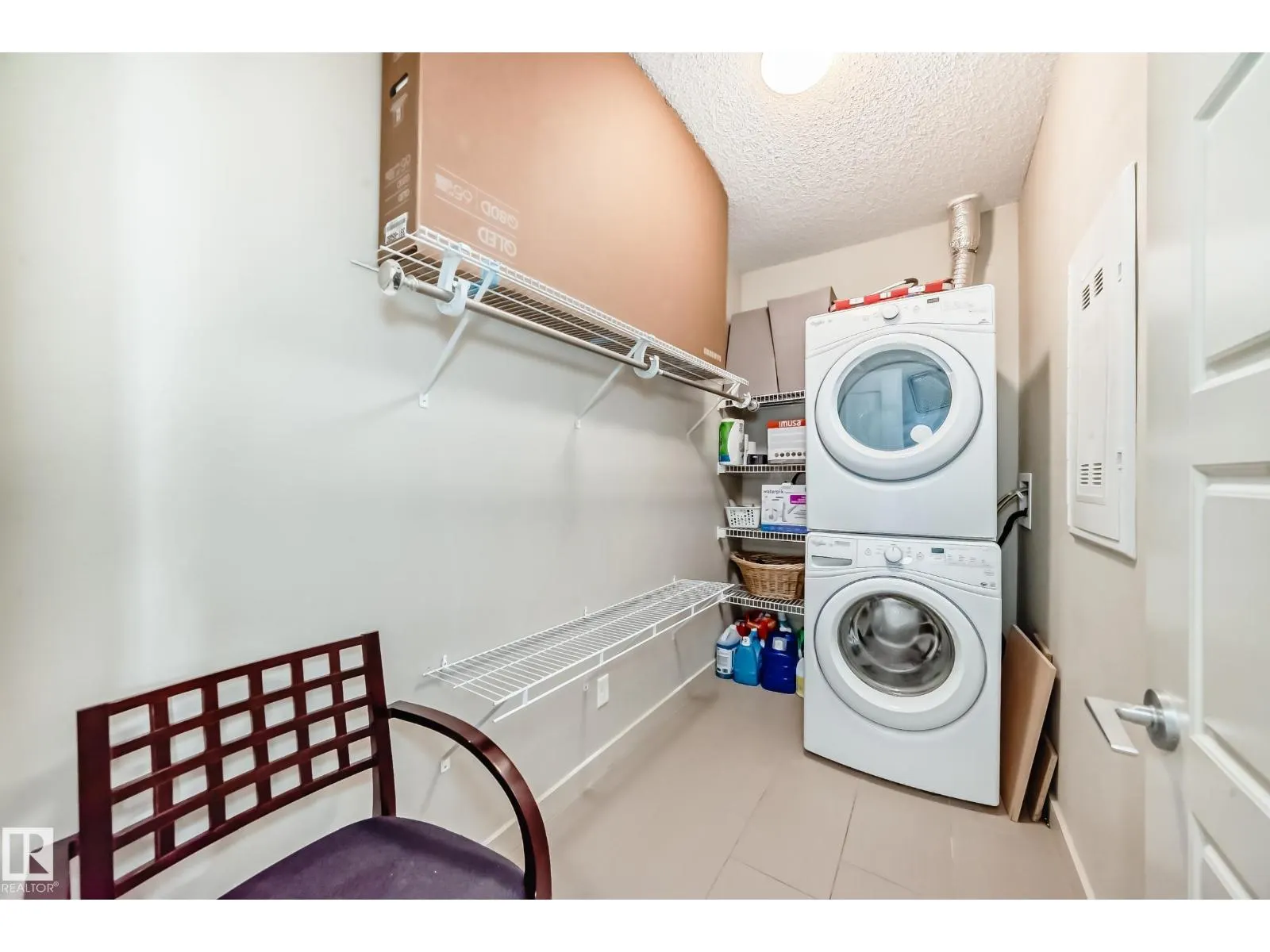 #327 508 Griesbach PR NW