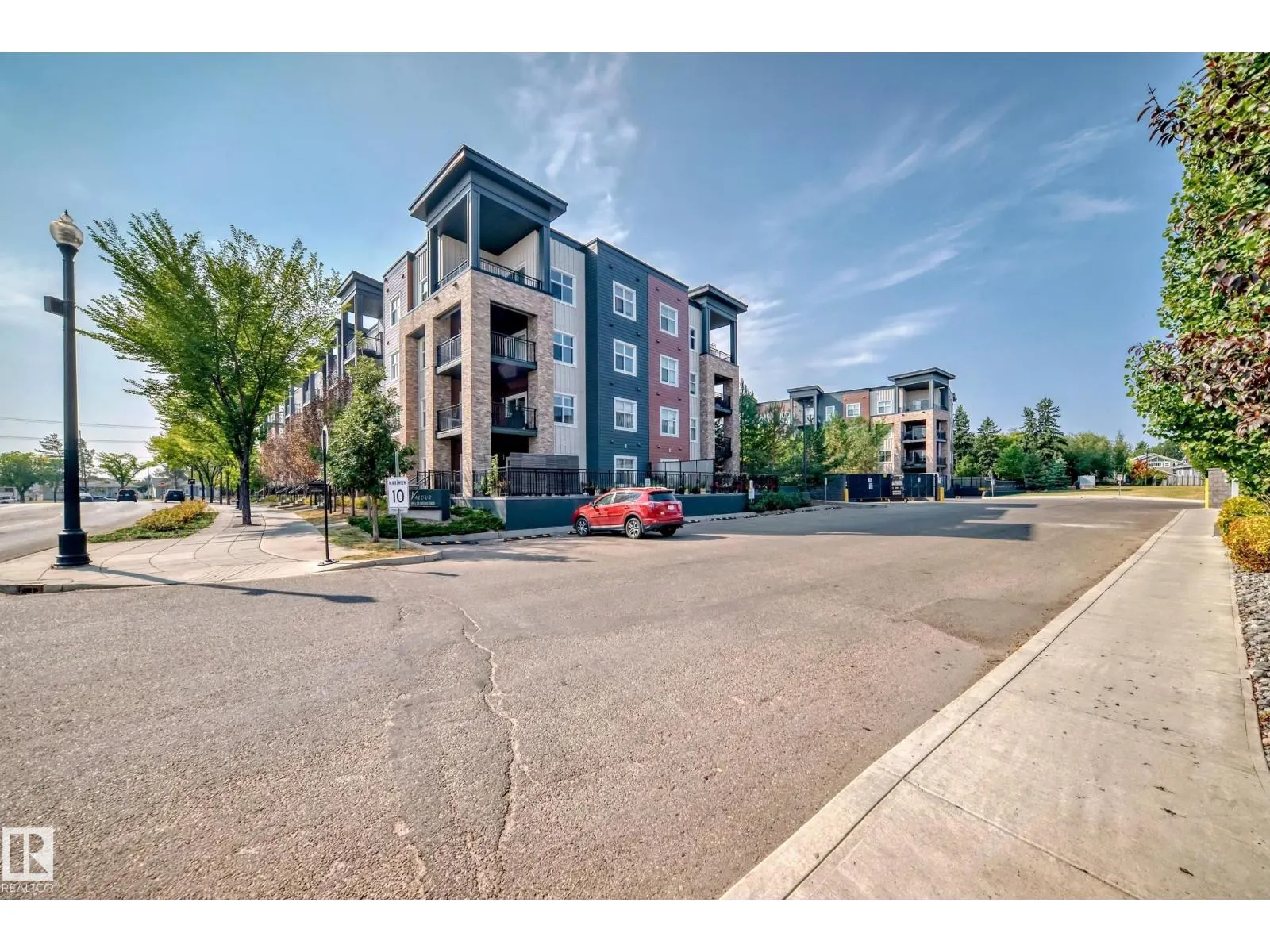 #327 508 Griesbach PR NW