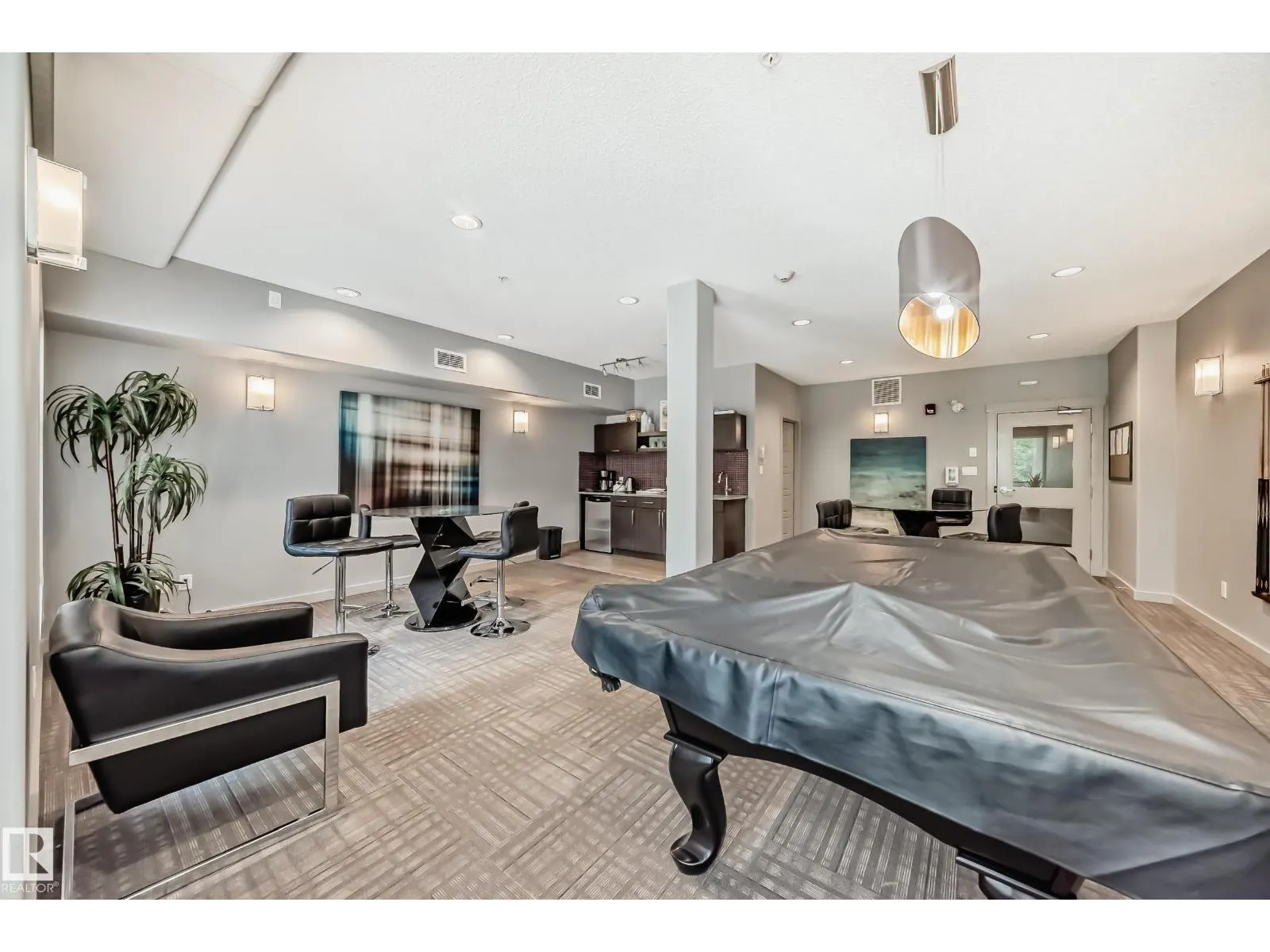 #327 508 Griesbach PR NW