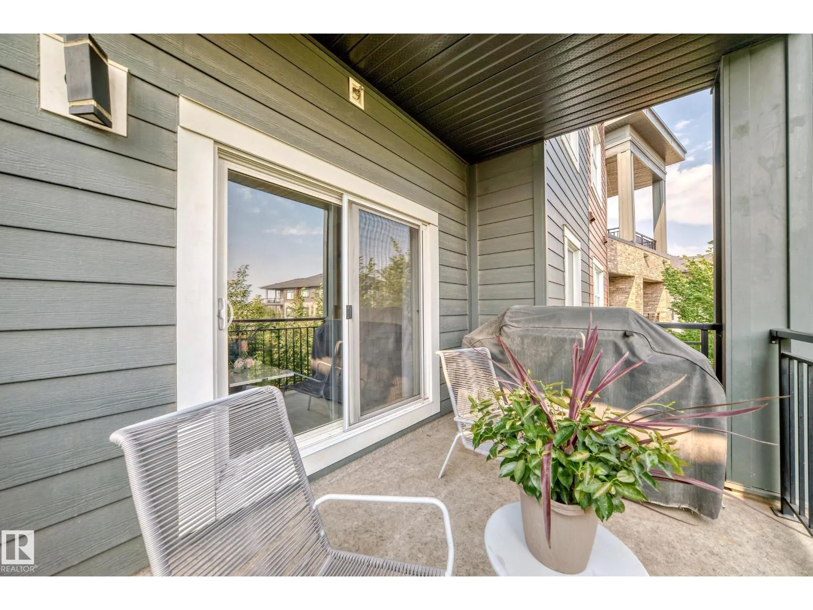 #327 508 Griesbach PR NW