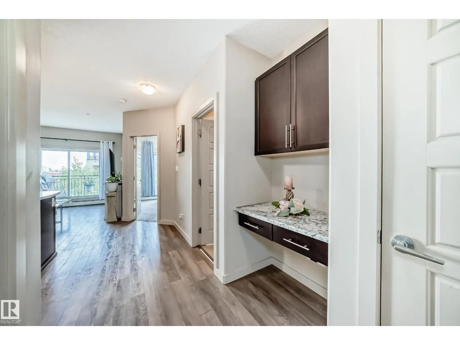 #327 508 Griesbach PR NW