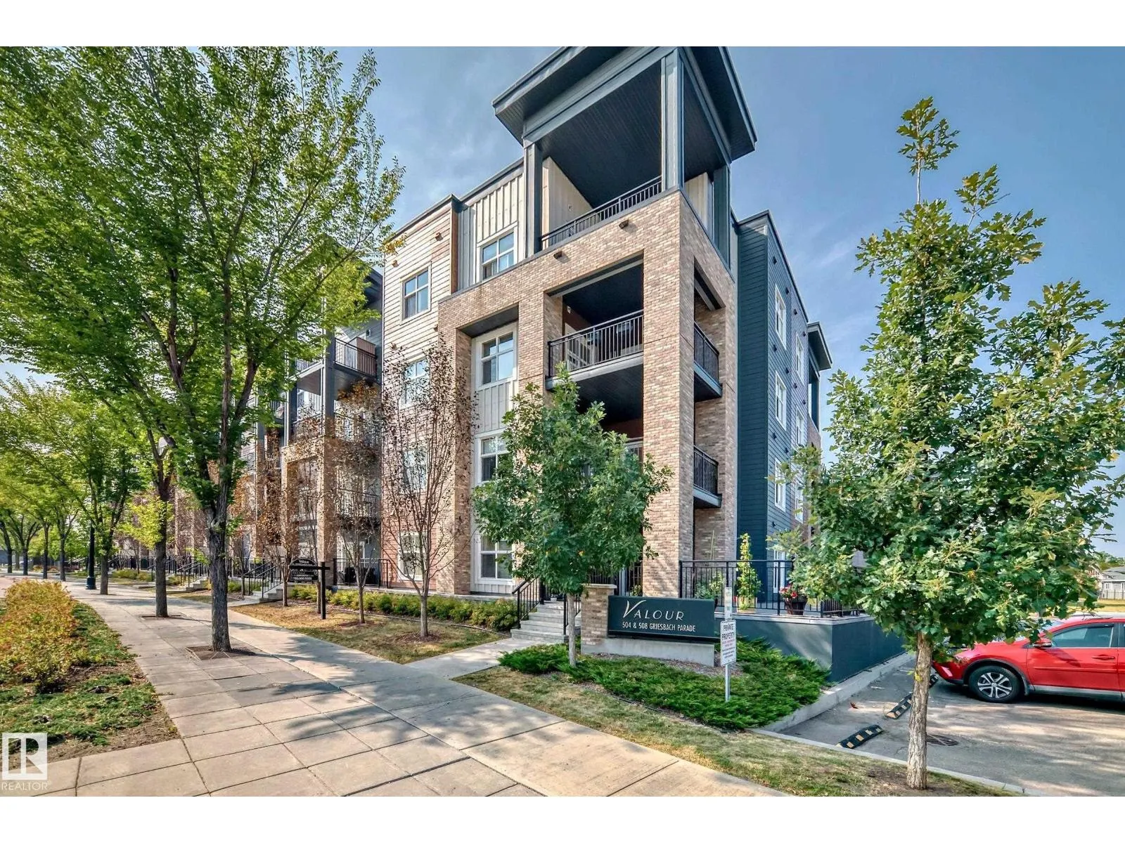 #327 508 Griesbach PR NW