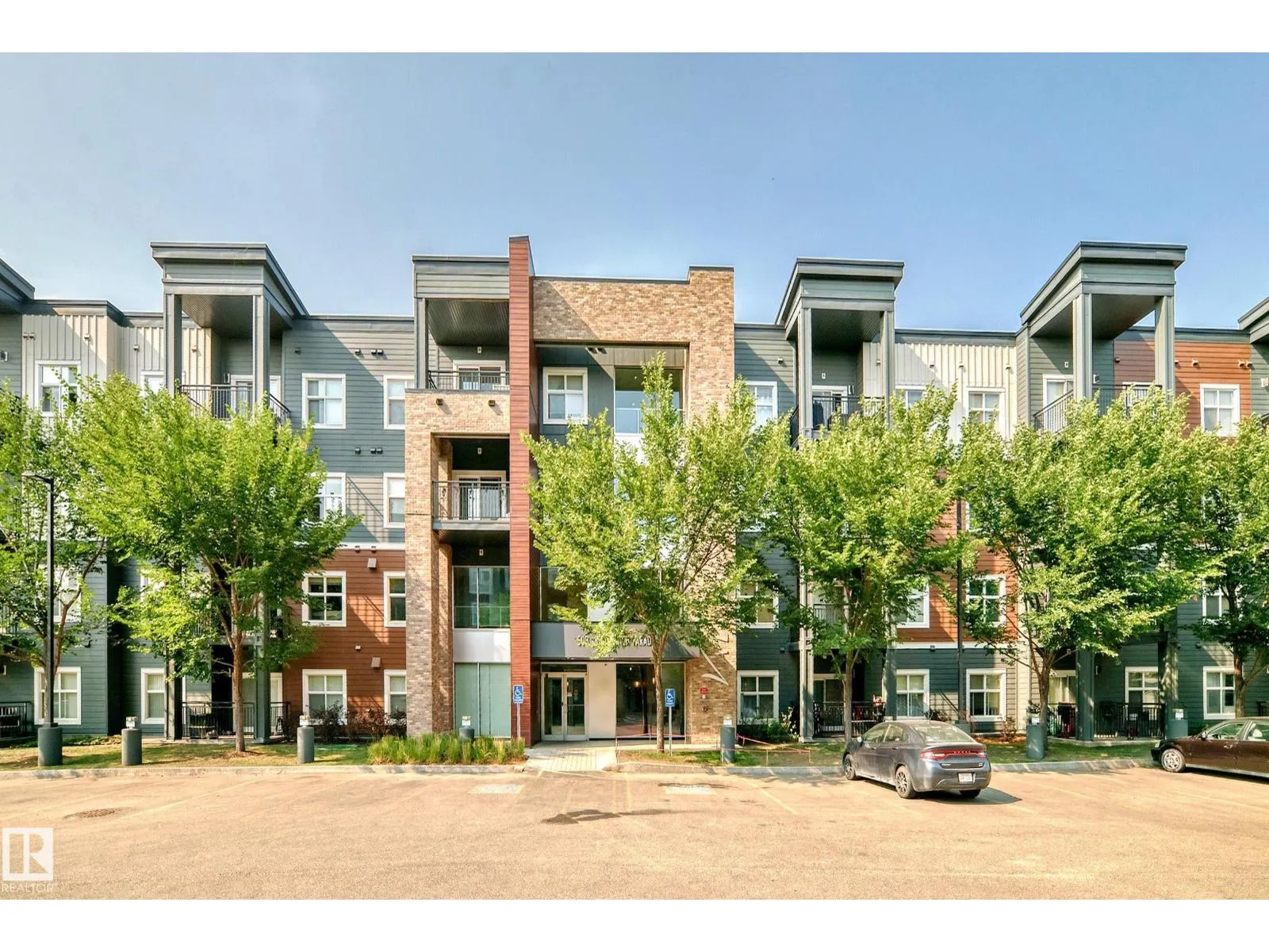 #327 508 Griesbach PR NW