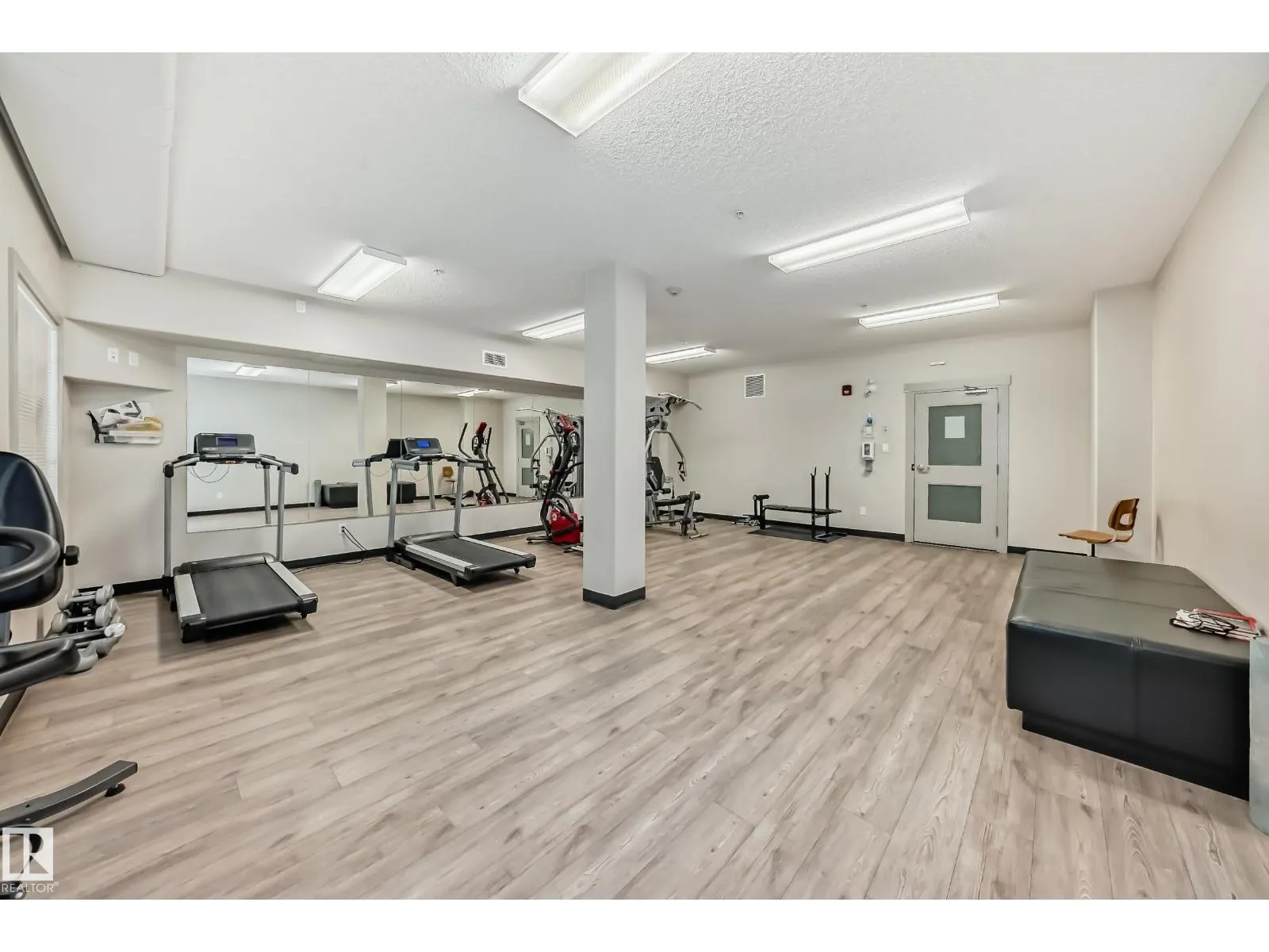 #327 508 Griesbach PR NW