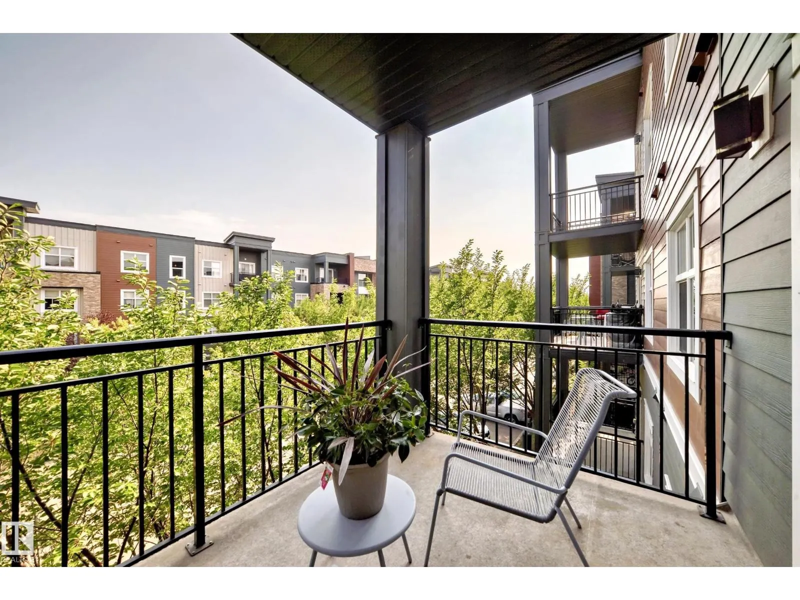 #327 508 Griesbach PR NW