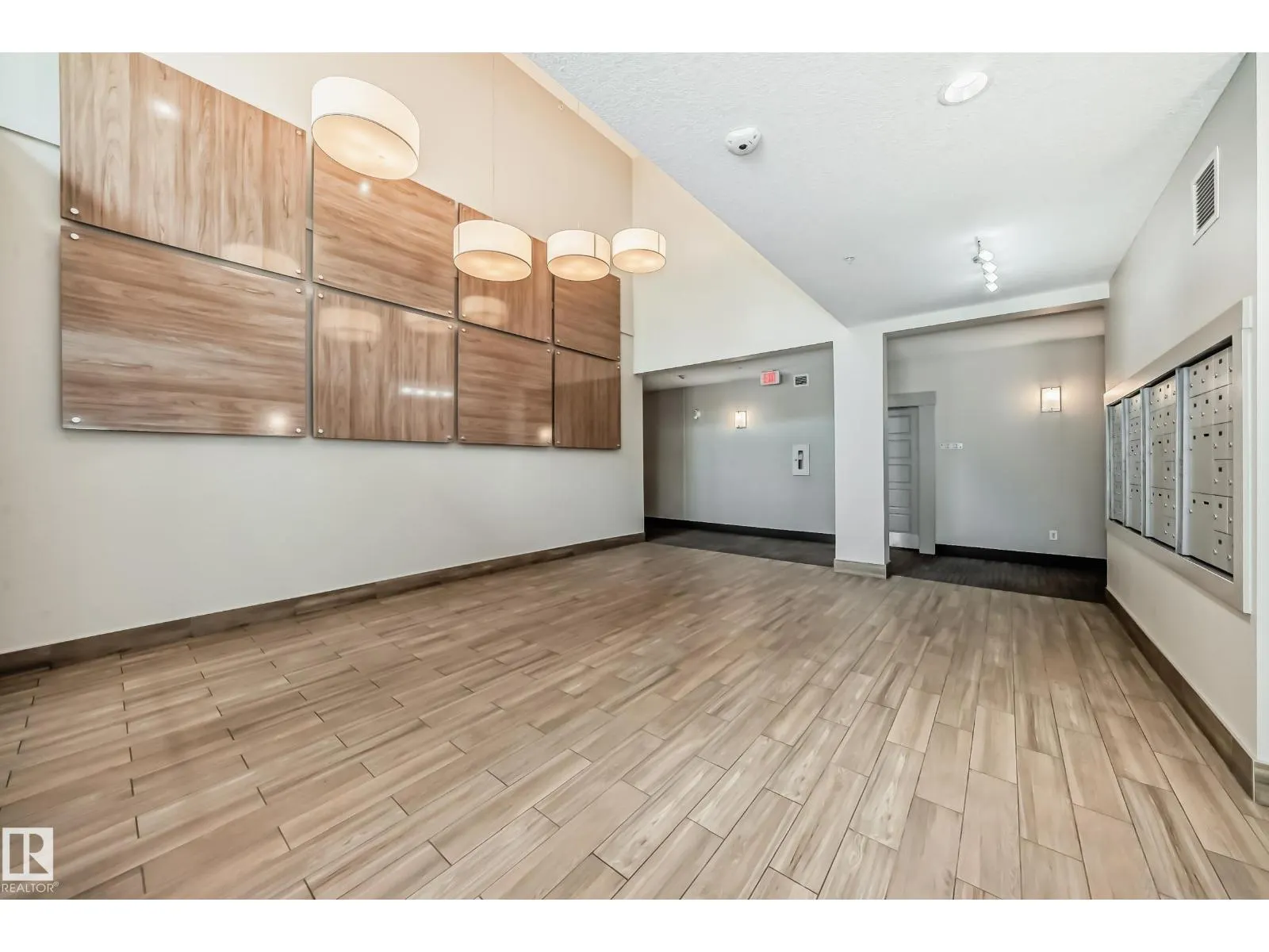 #327 508 Griesbach PR NW