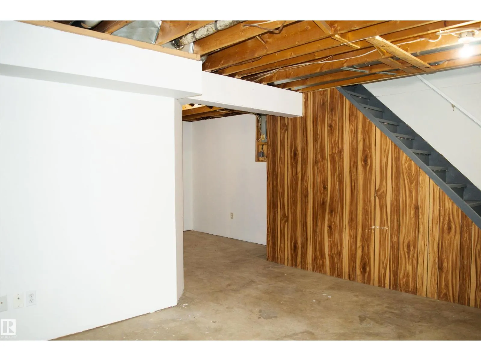 18241 84 AV NW