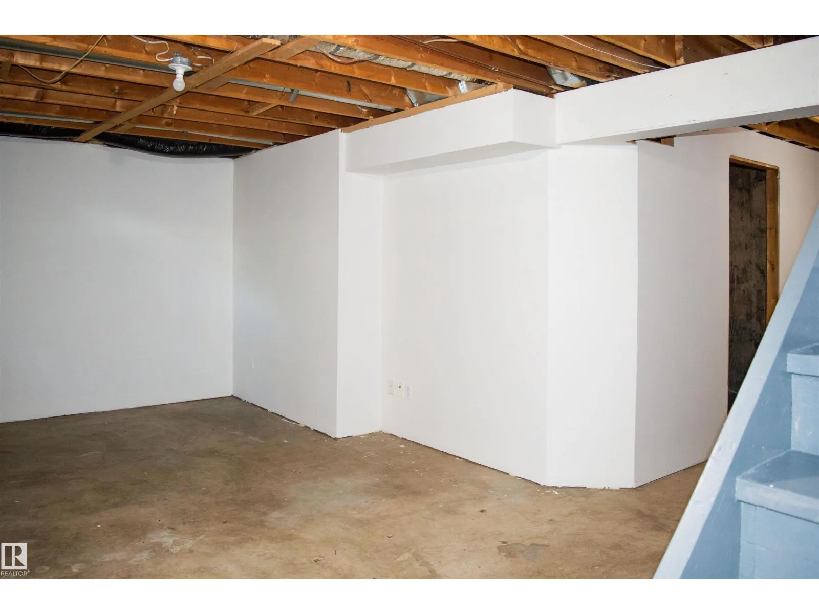 18241 84 AV NW