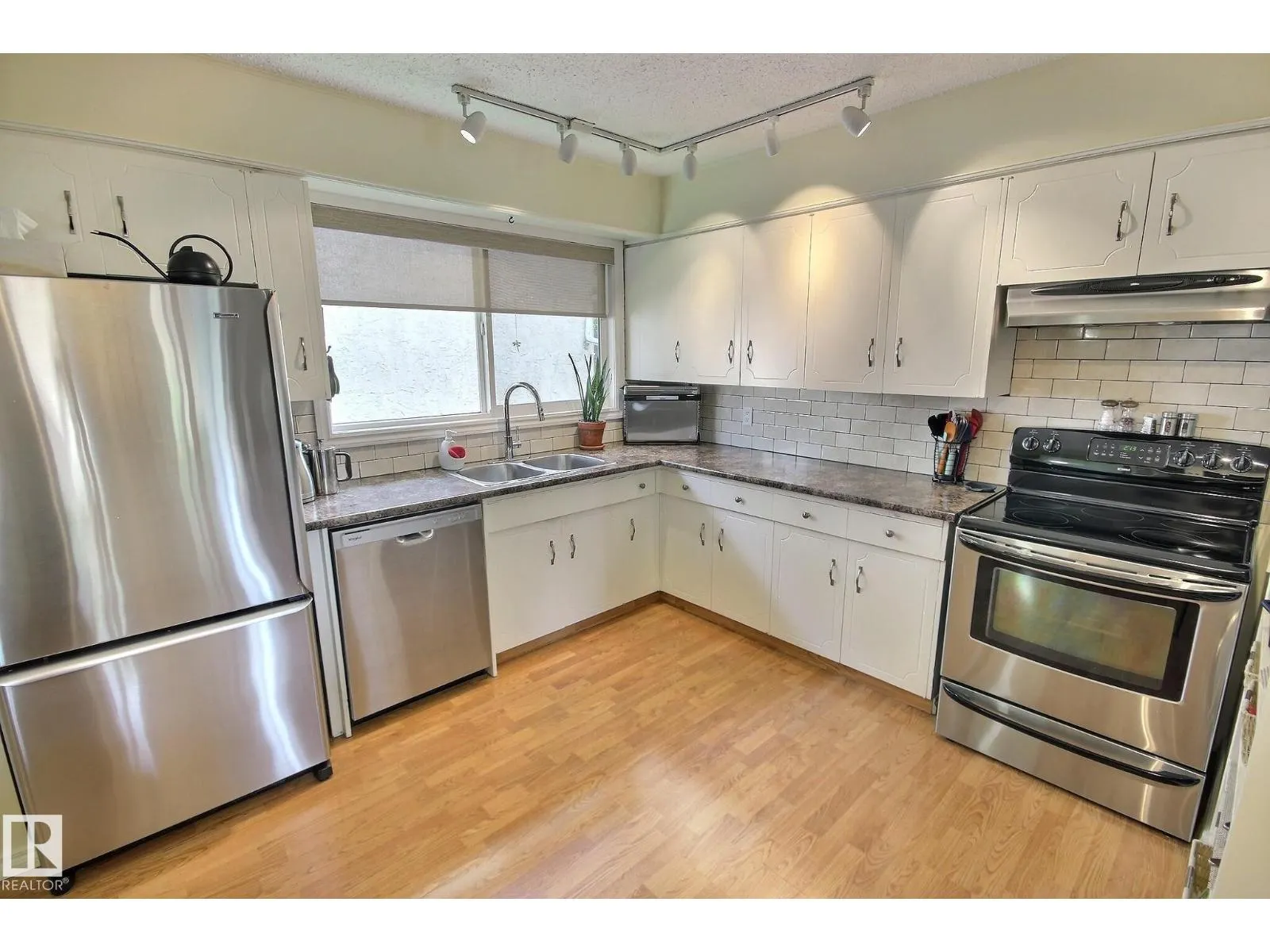 2 WASCANA ST
