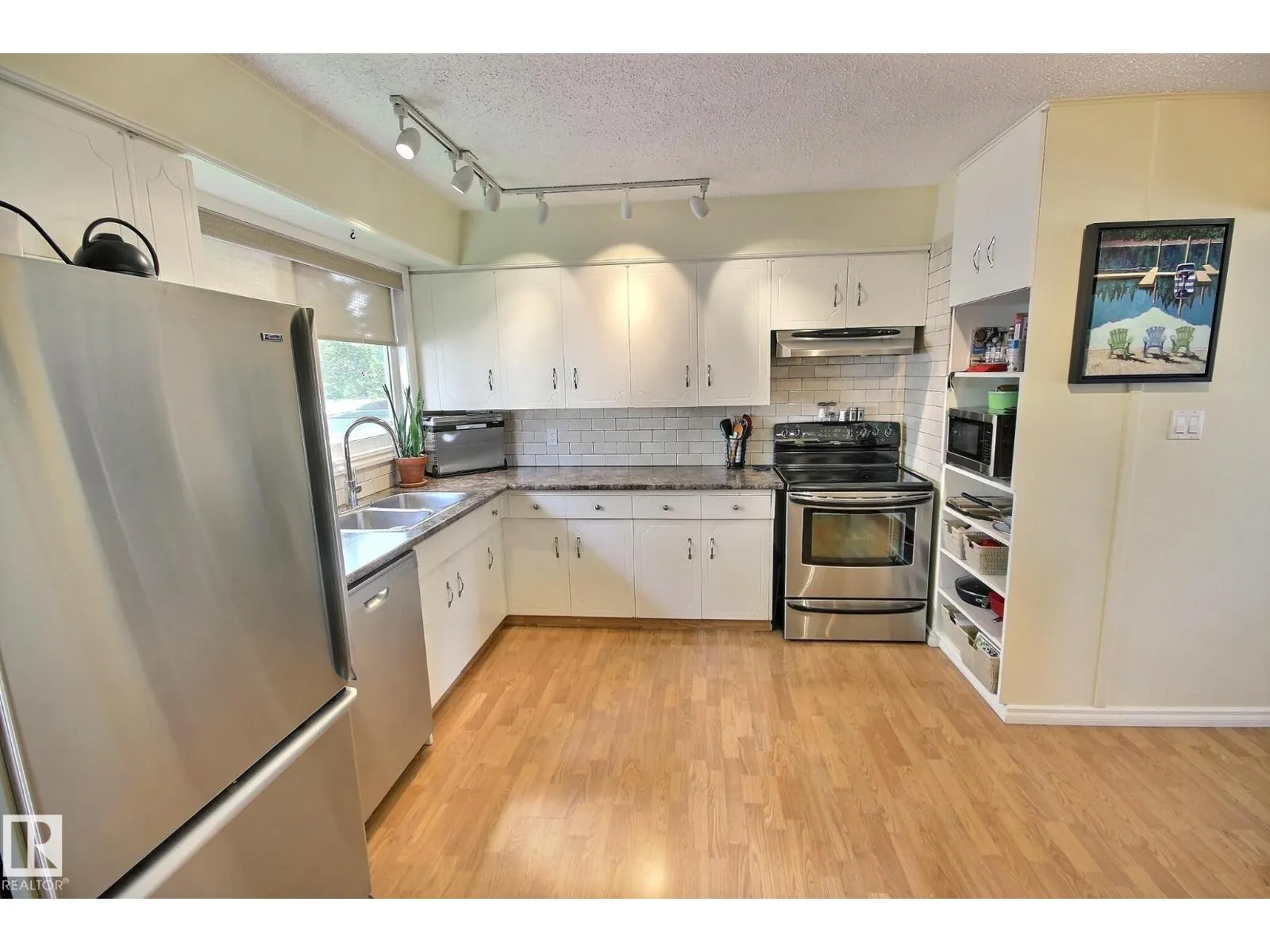 2 WASCANA ST