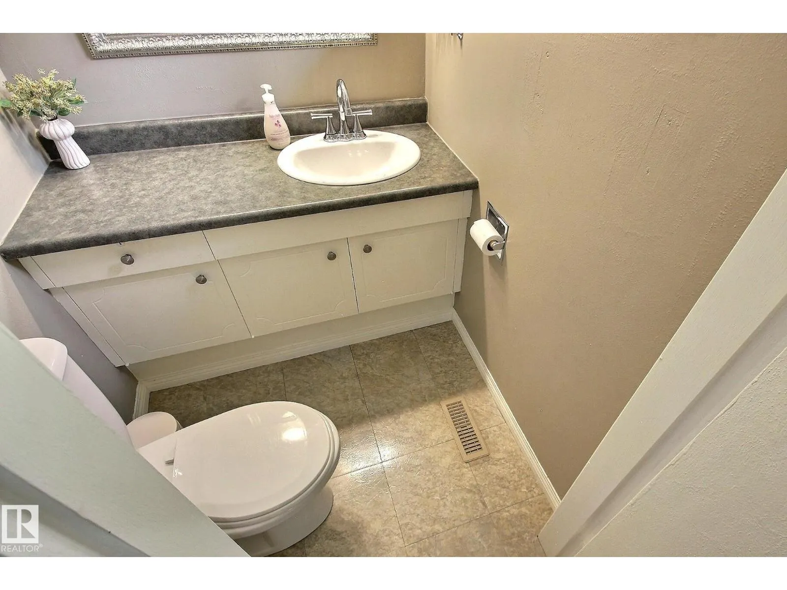 2 WASCANA ST