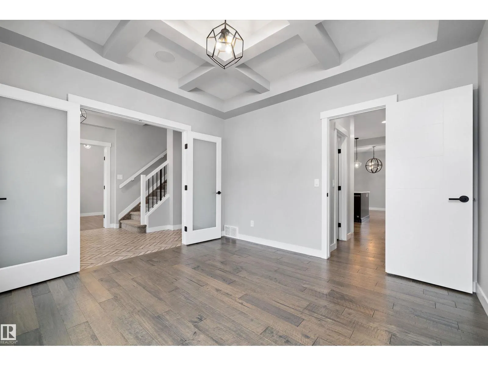 4229 VETERANS WY NW
