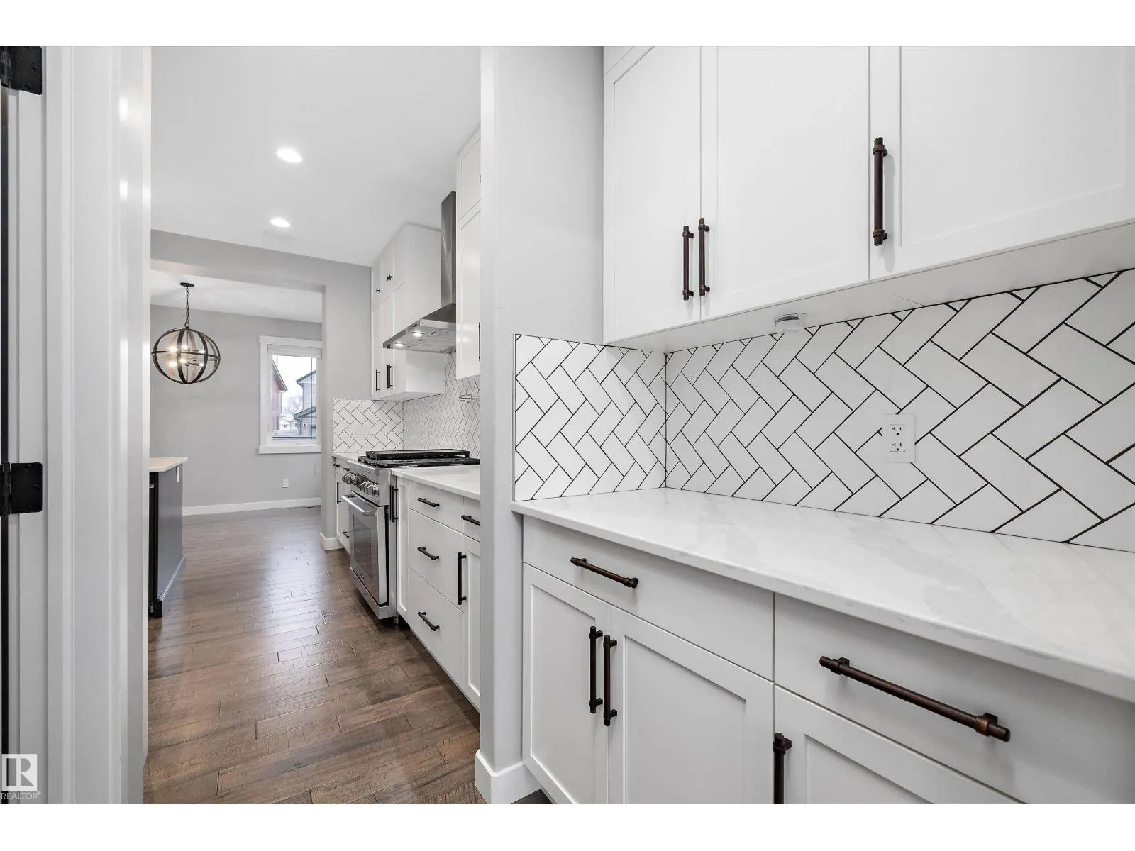 4229 VETERANS WY NW