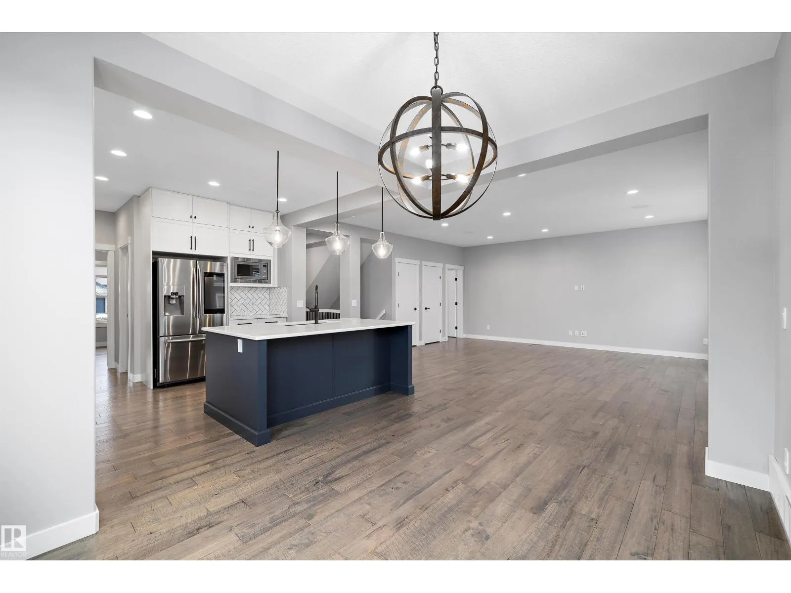 4229 VETERANS WY NW