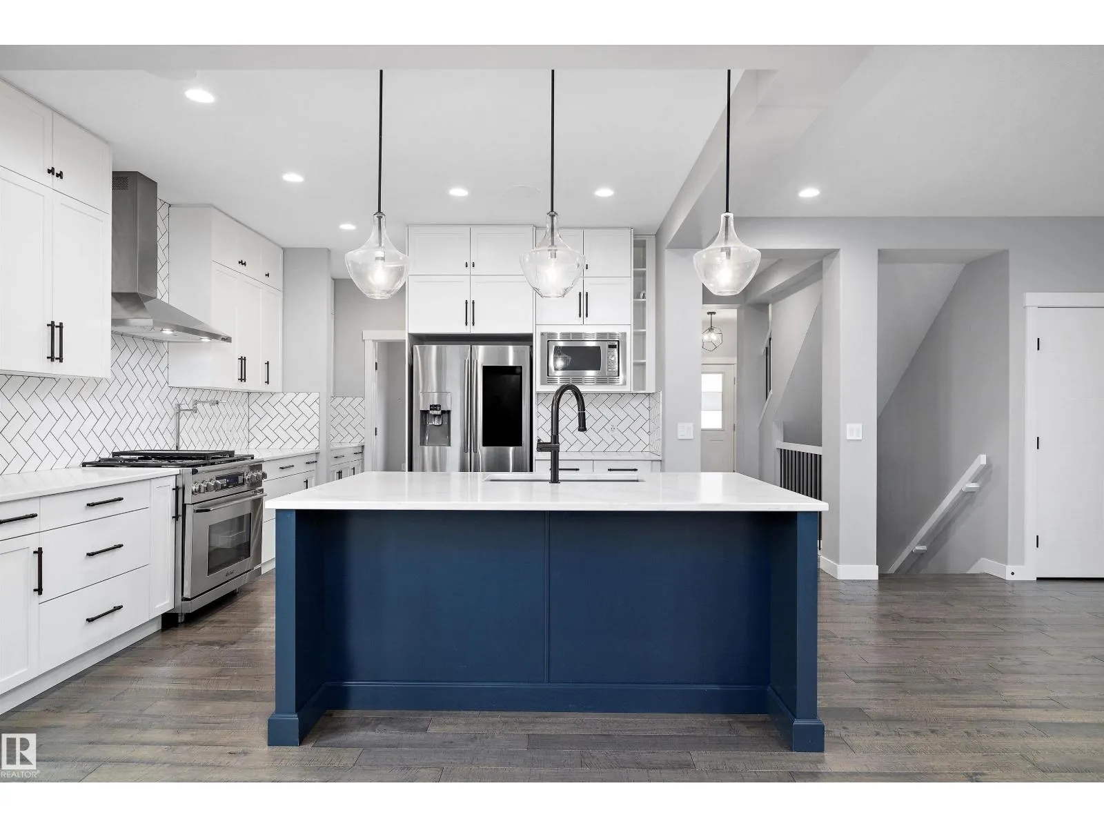 4229 VETERANS WY NW