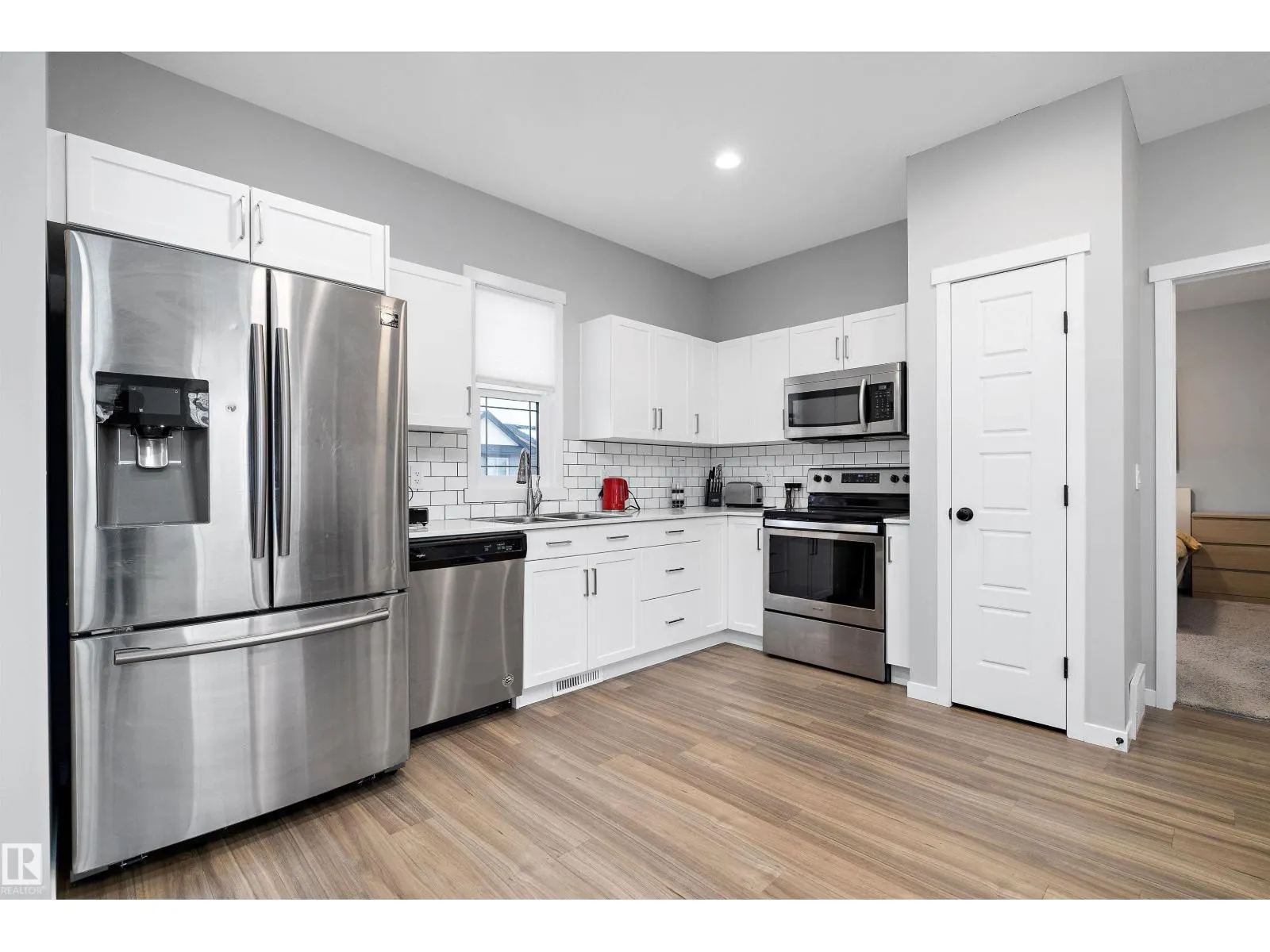 4229 VETERANS WY NW
