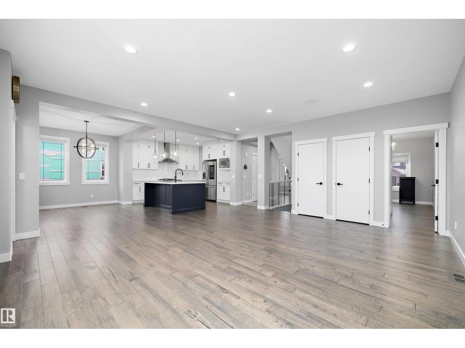 4229 VETERANS WY NW
