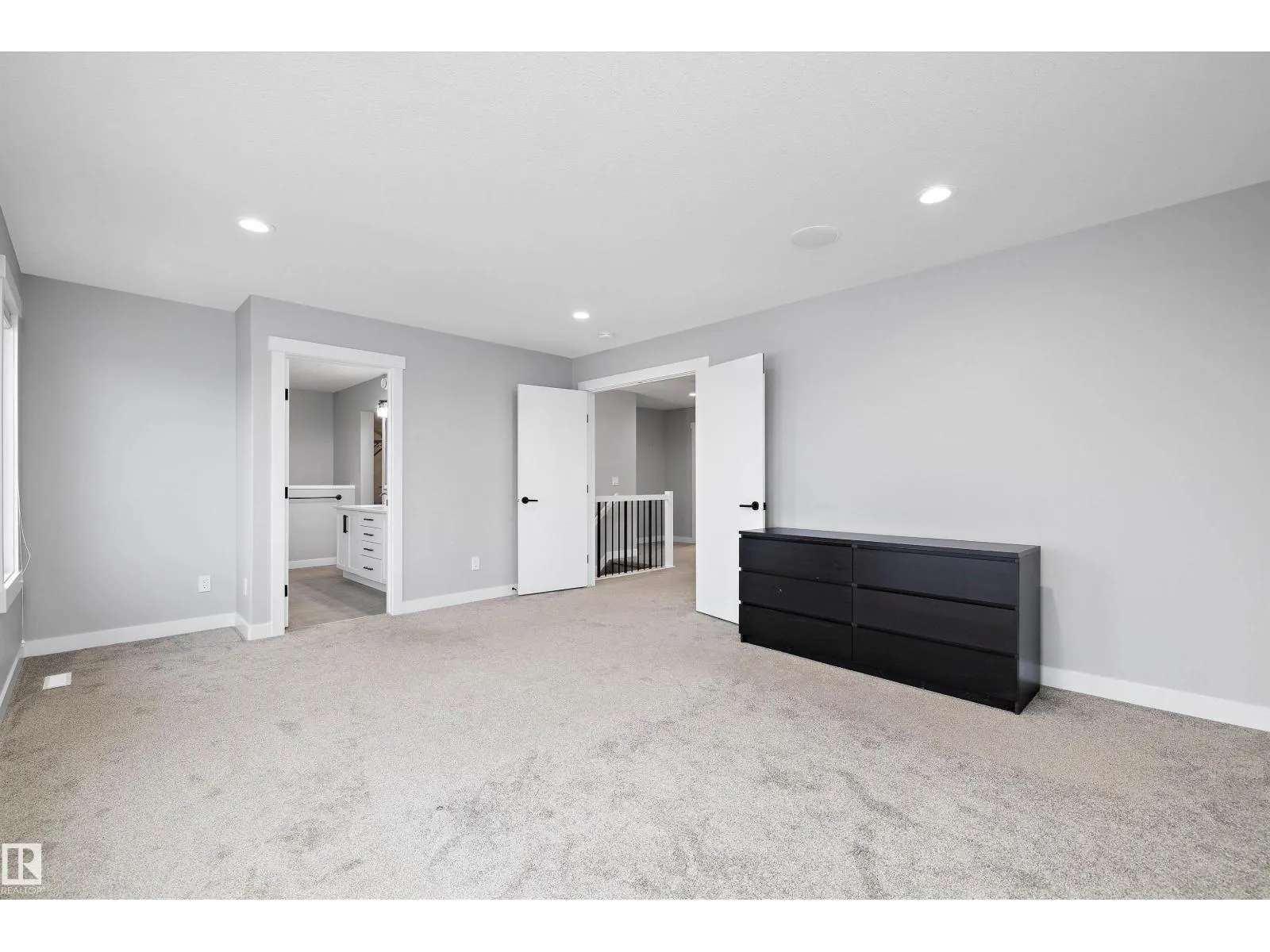 4229 VETERANS WY NW