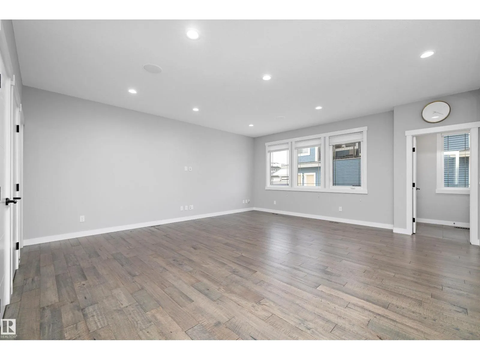 4229 VETERANS WY NW