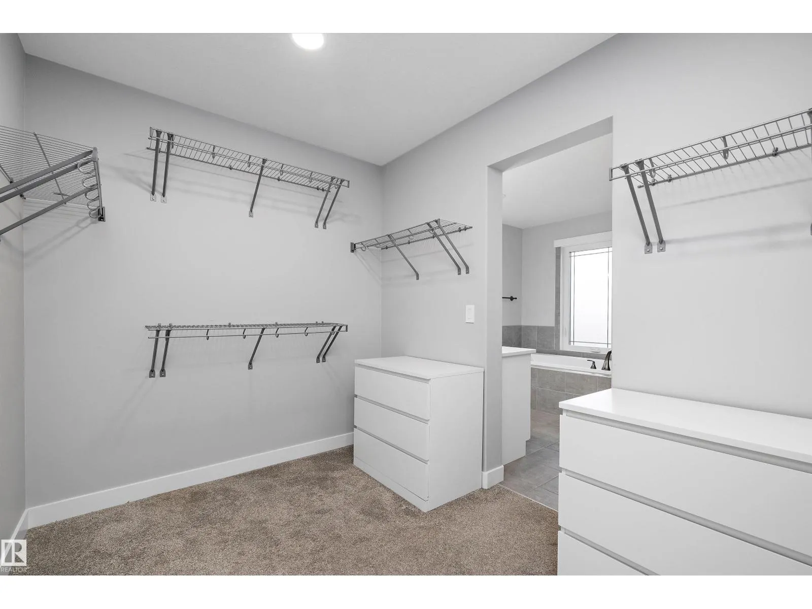 4229 VETERANS WY NW