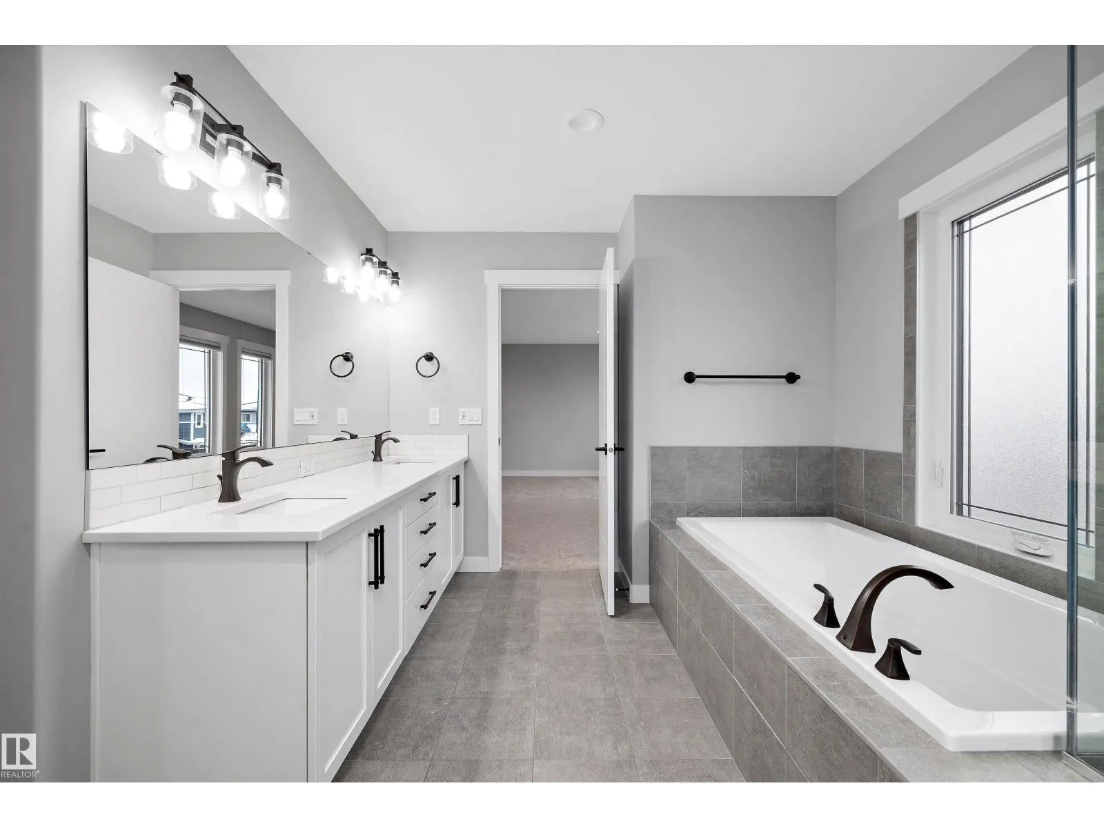 4229 VETERANS WY NW