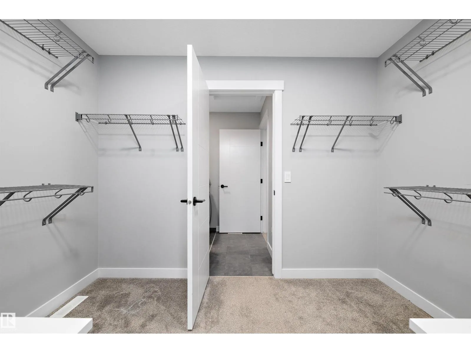 4229 VETERANS WY NW