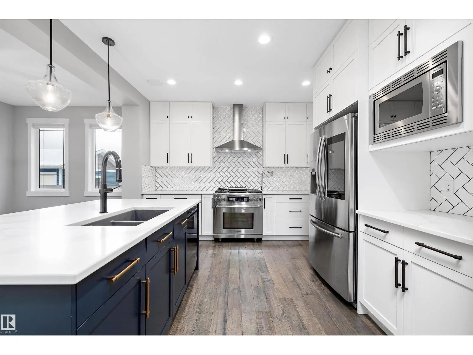 4229 VETERANS WY NW