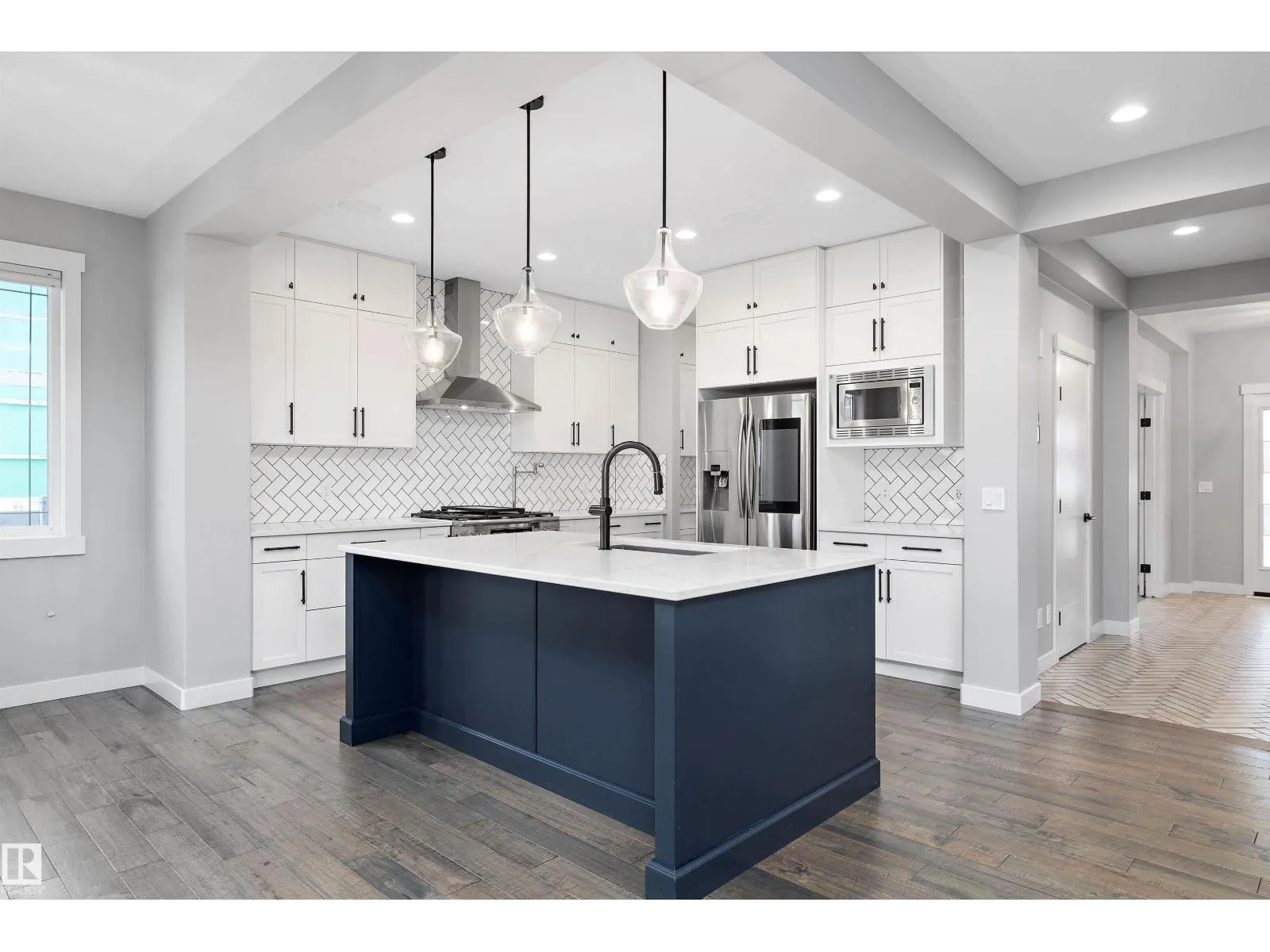 4229 VETERANS WY NW
