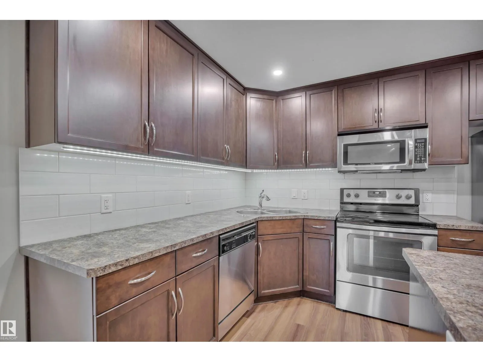 #261 11517 ELLERSLIE RD SW