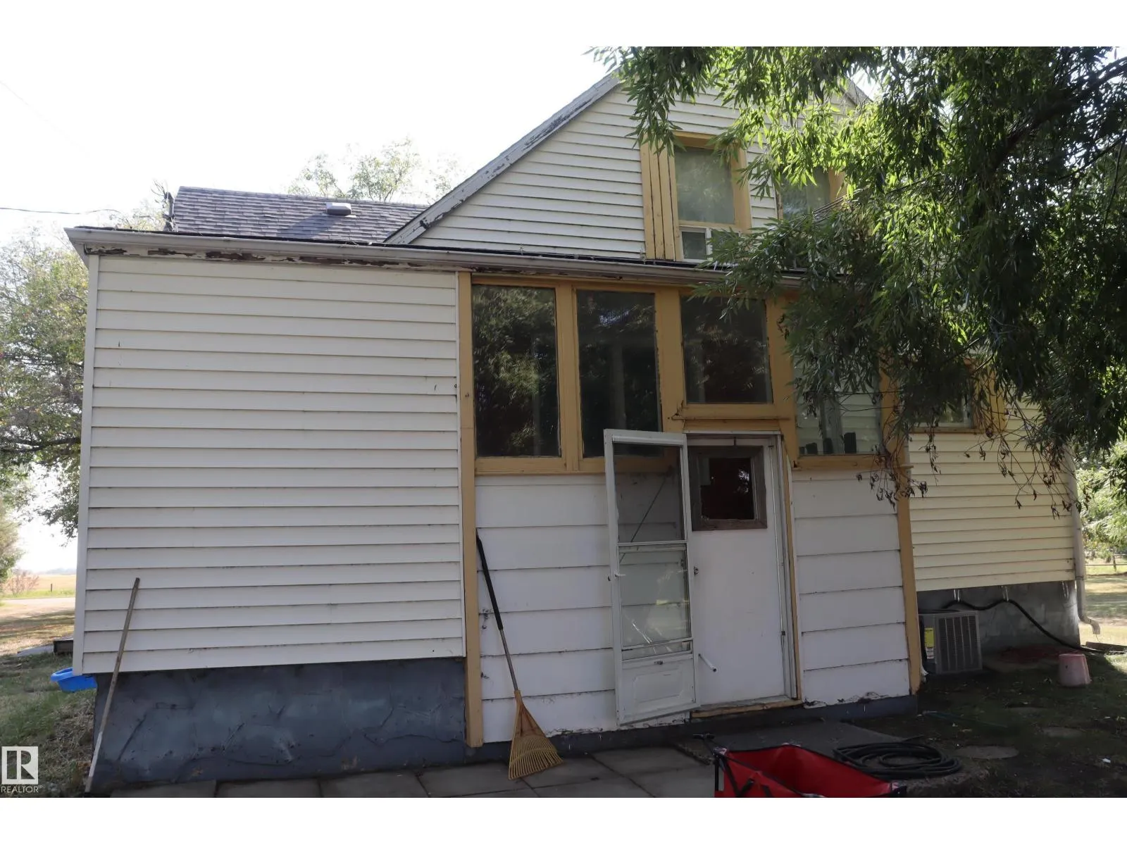 243066 Twp. Rd. 464