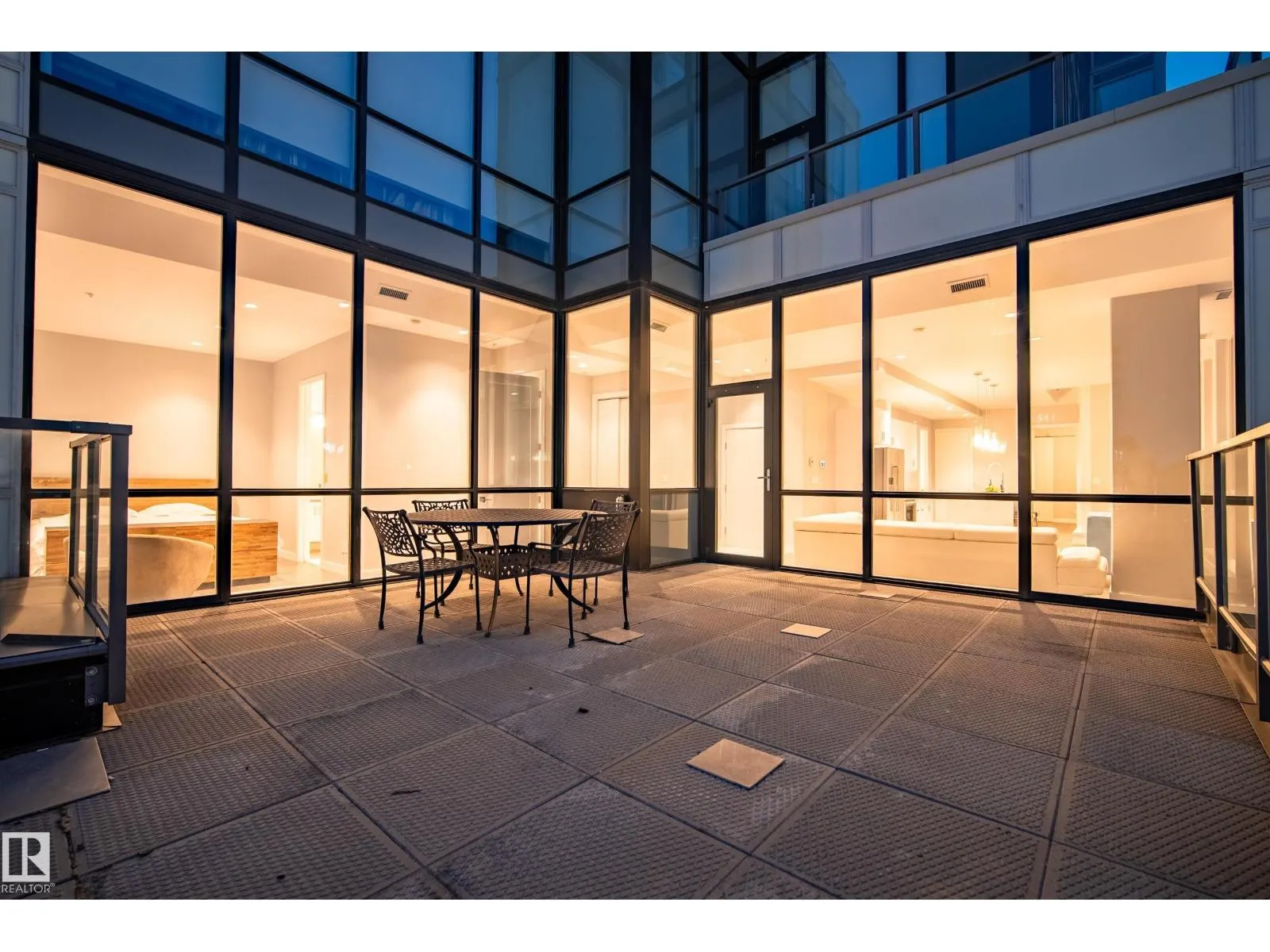 #2901 10238 103 ST NW