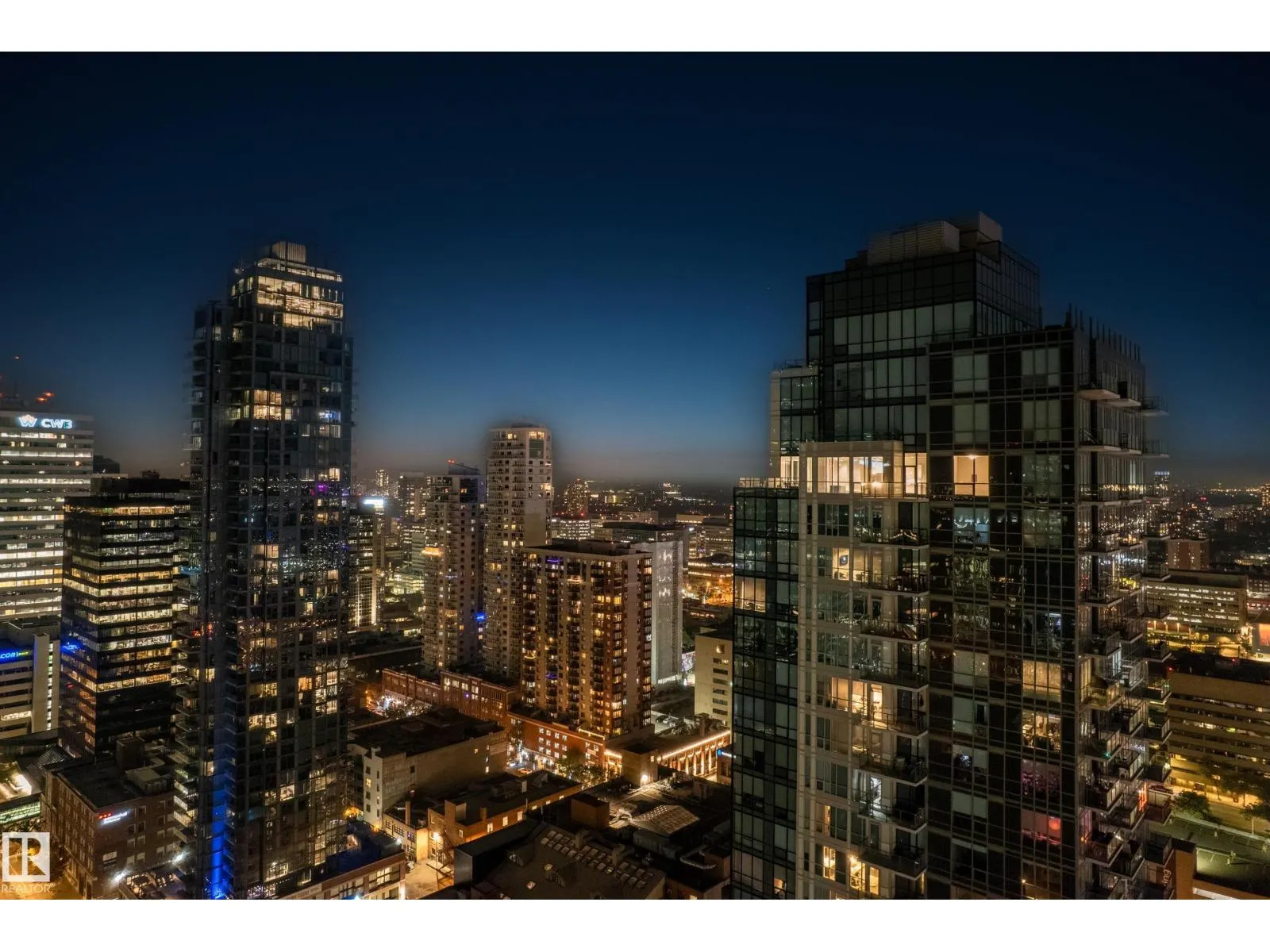 #2901 10238 103 ST NW