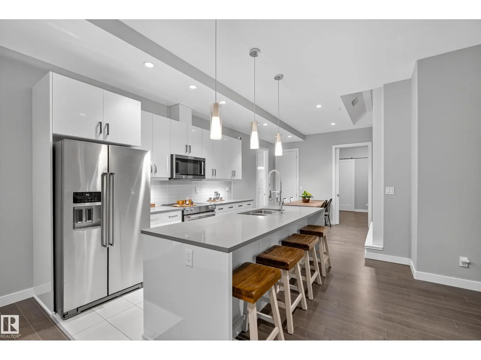 #2901 10238 103 ST NW