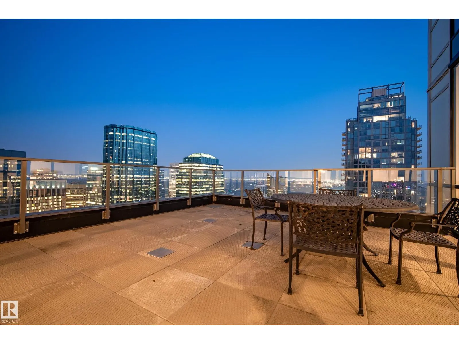 #2901 10238 103 ST NW