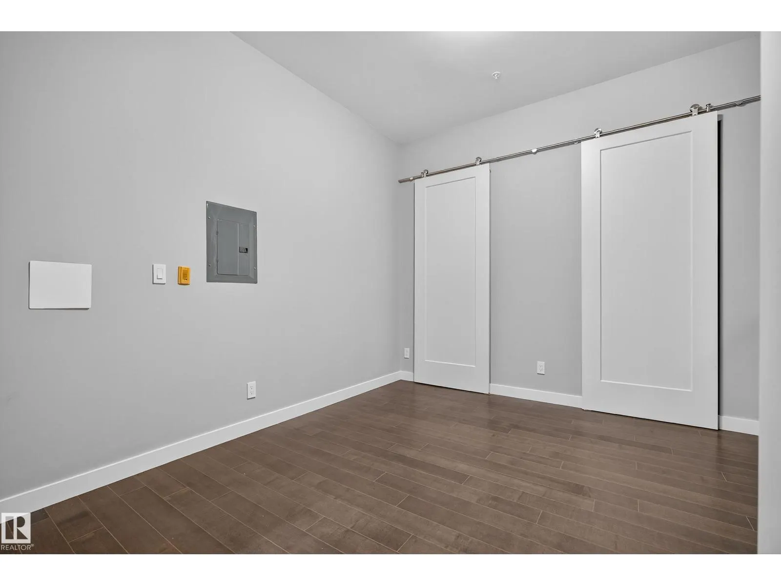#2901 10238 103 ST NW
