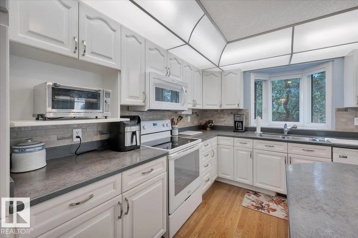 312 BURTON RD NW