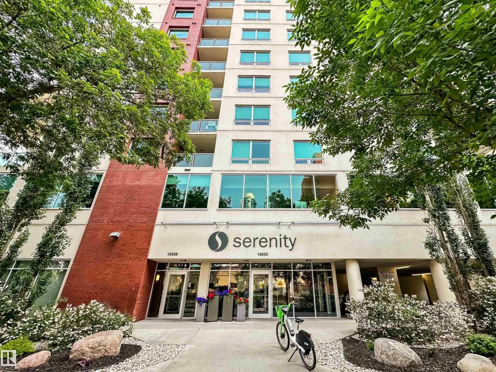 #1102 10055 118 ST NW