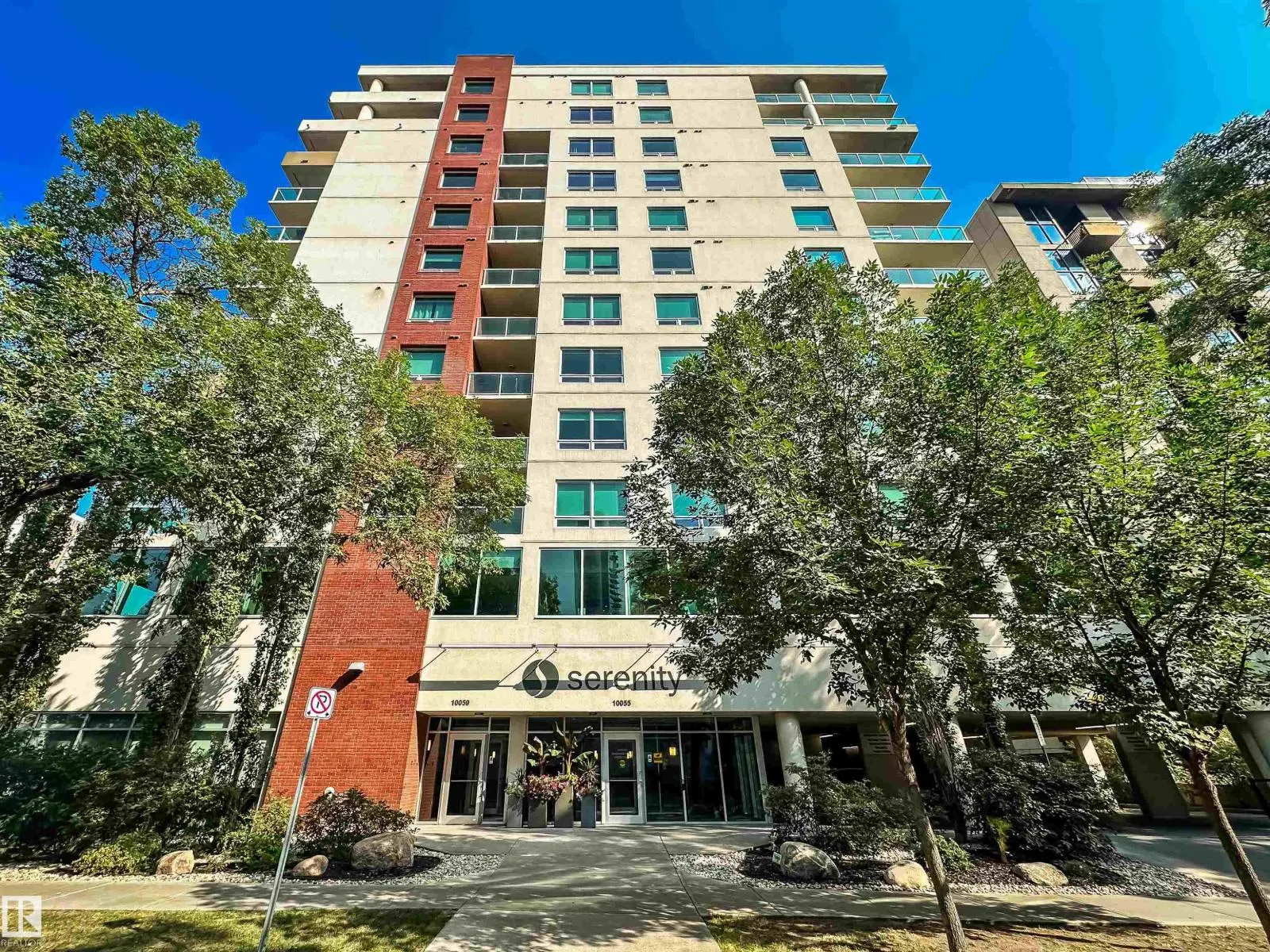 #1102 10055 118 ST NW