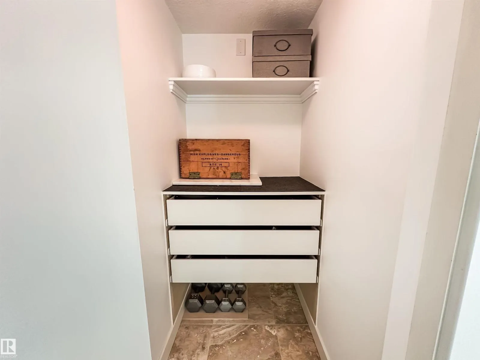 #1102 10055 118 ST NW