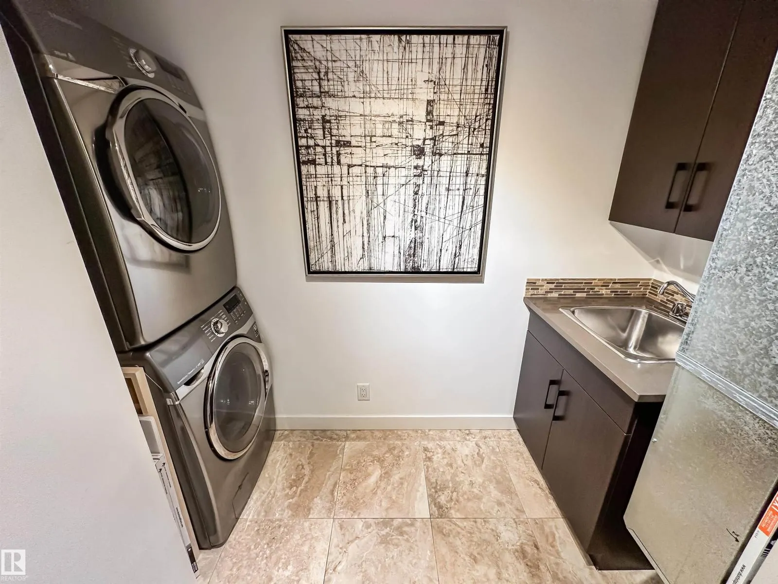 #1102 10055 118 ST NW