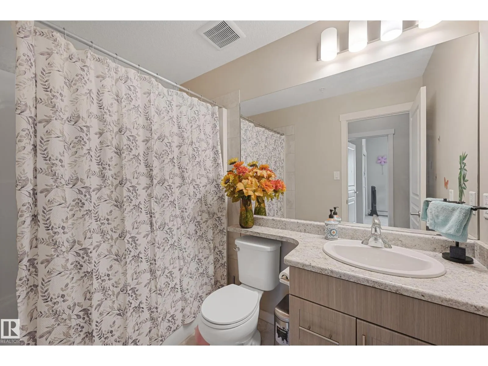 #102 812 WELSH DR SW SW