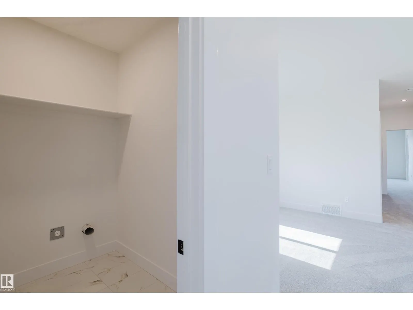 55 RENWYCK PL