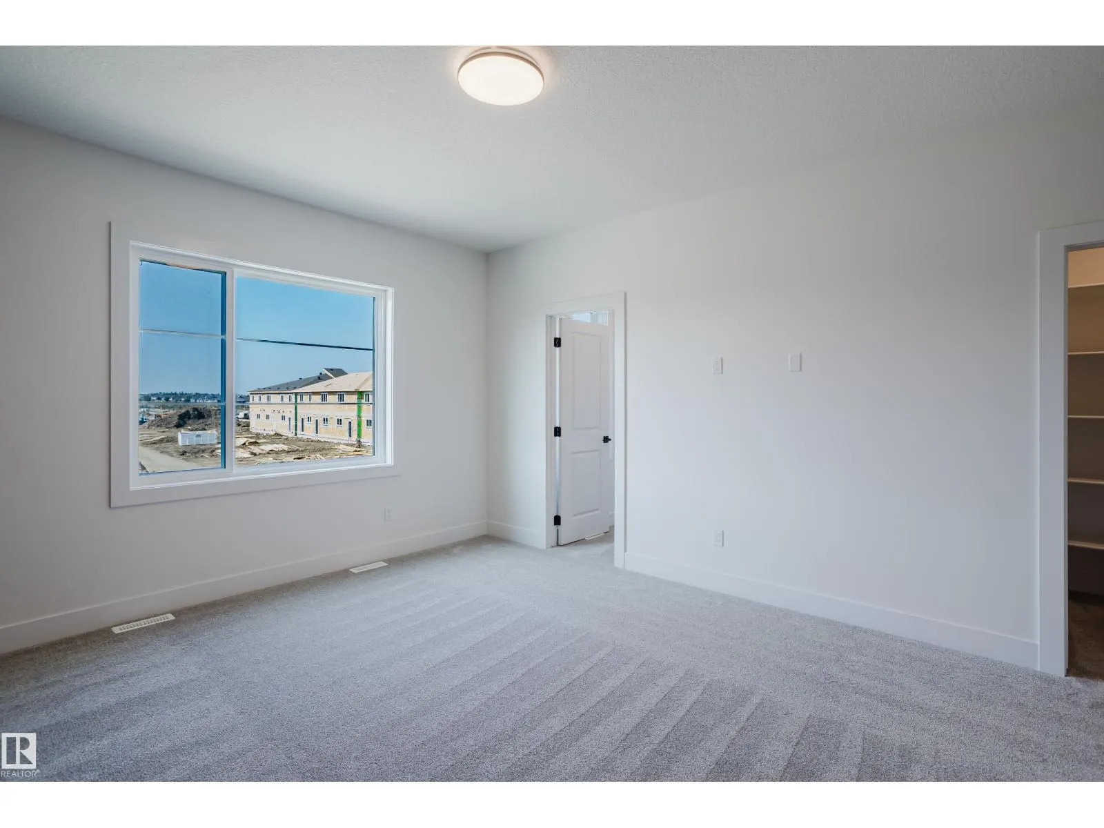 55 RENWYCK PL