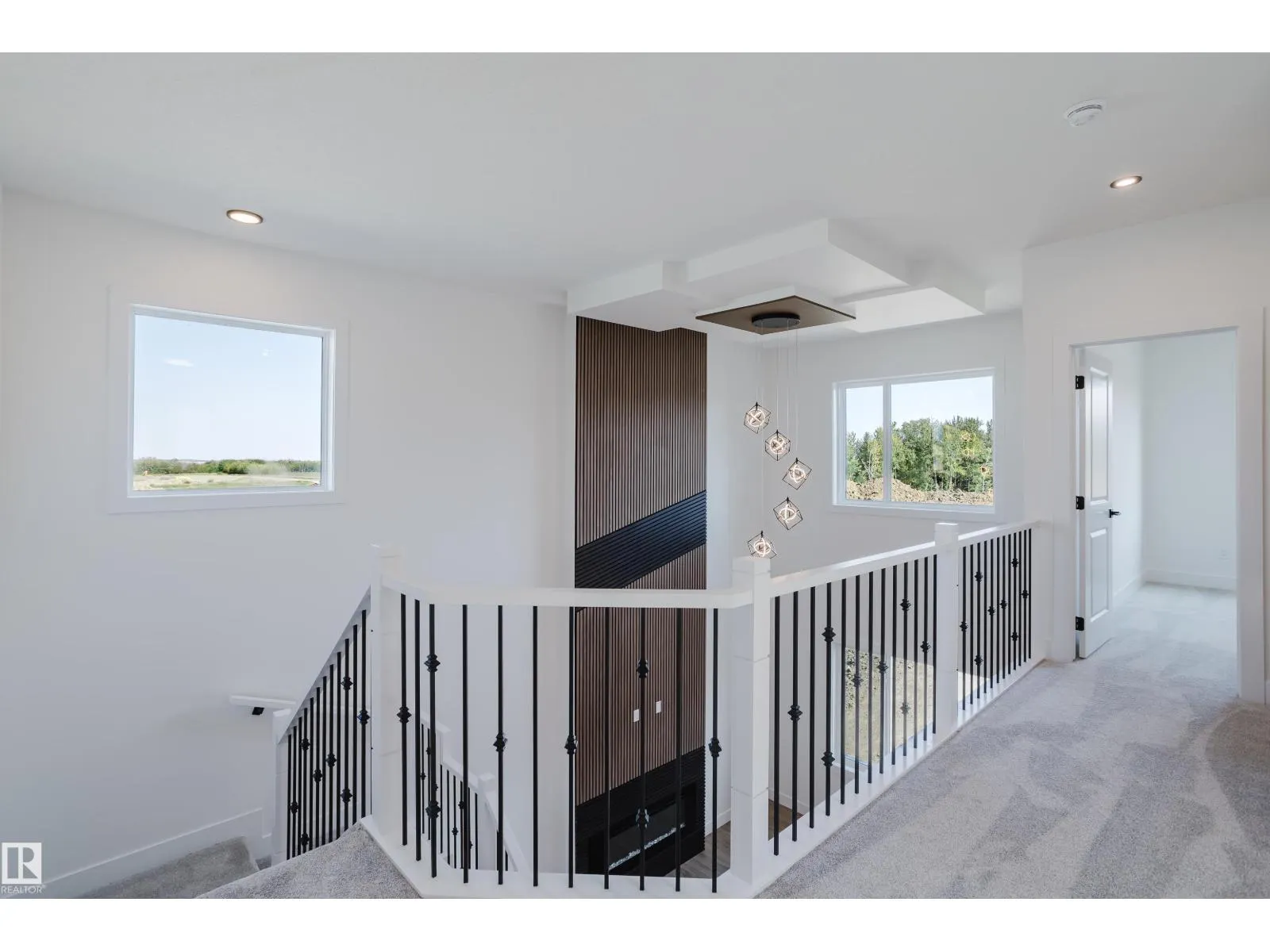 55 RENWYCK PL