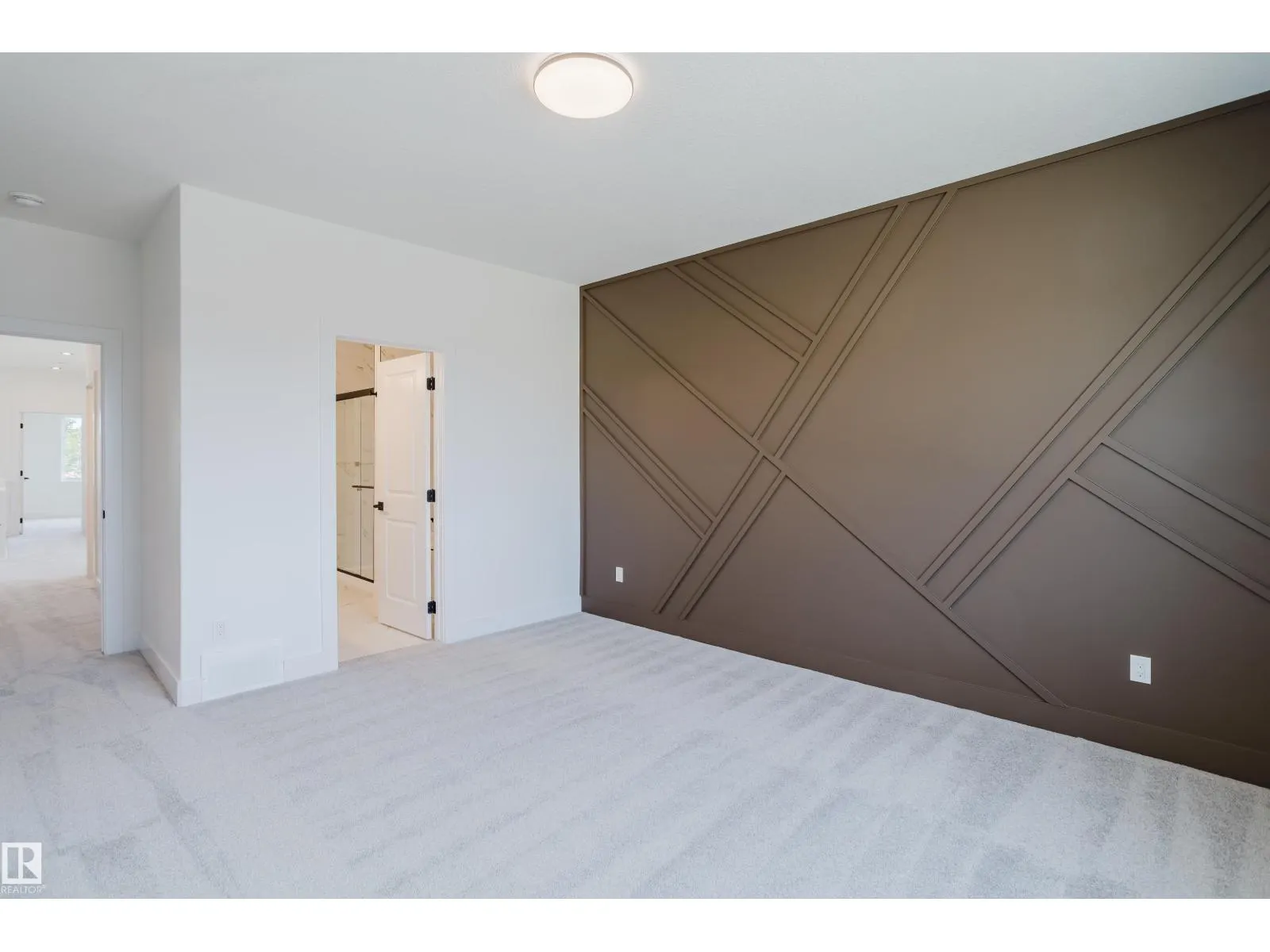 55 RENWYCK PL
