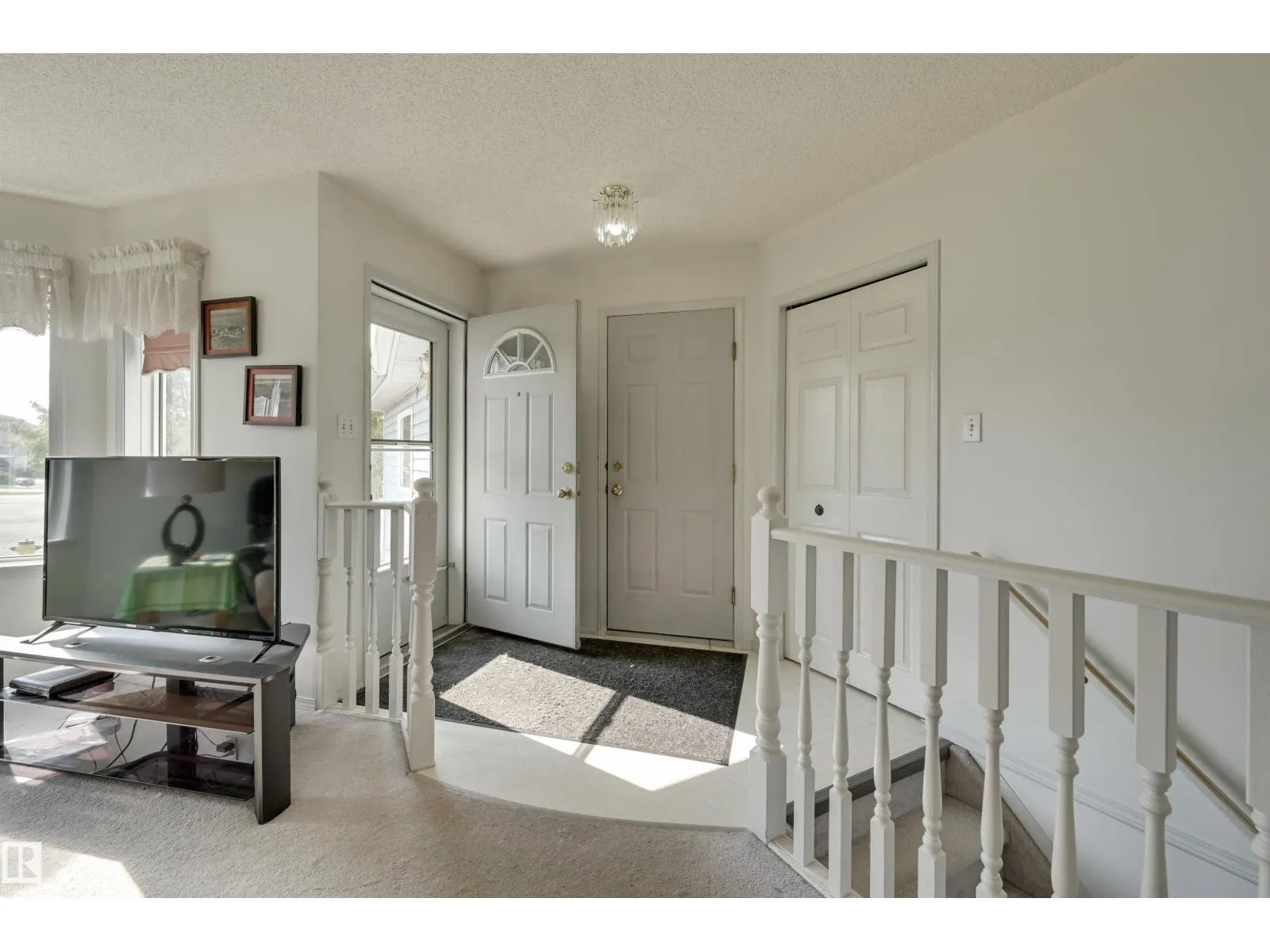 1928 152 AV NW