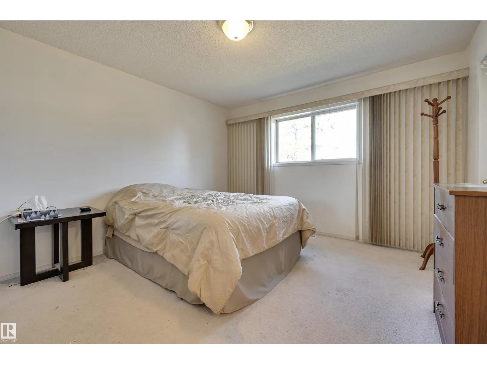 1928 152 AV NW